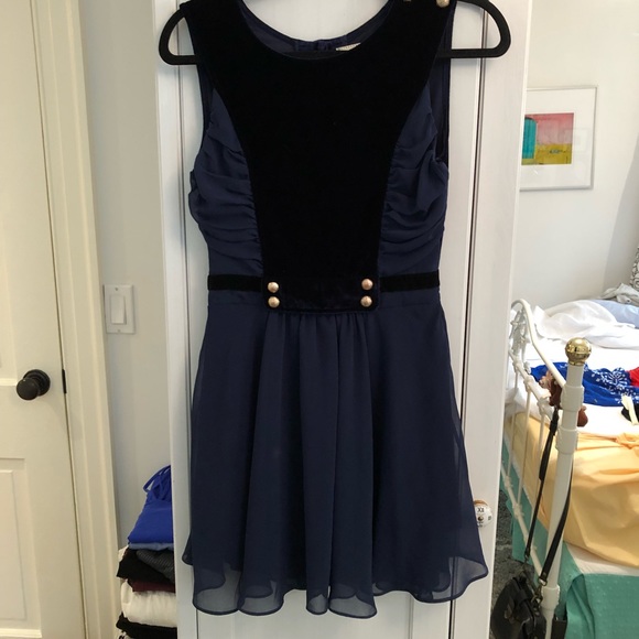 ModCloth Velvet ‘utility vintage inspired dress’ - Picture 2 of 7